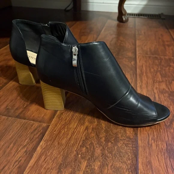 Black Peep-Toe Ankle heels - Picture 2 of 7